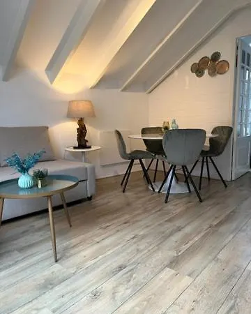 House זנדוורט