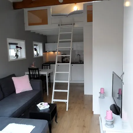 House זנדוורט