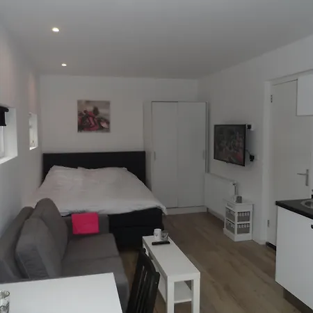 House * זנדוורט