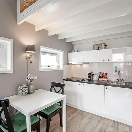 House Apartment *