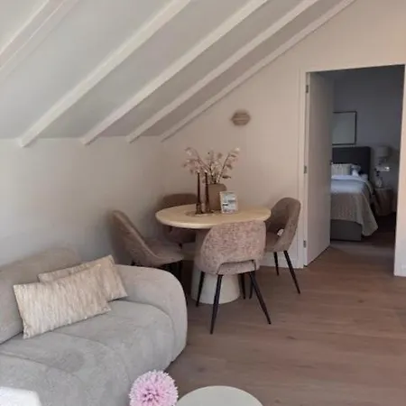 House Apartman *